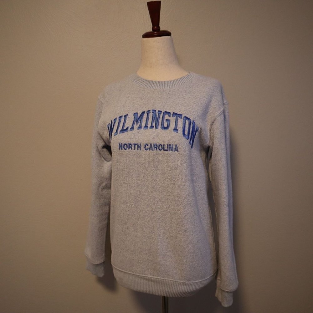 Wilmington North Carolina Embroidered Pullover Crewneck Sweatshirt Size Small